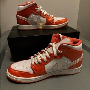 Jordan 1 mid